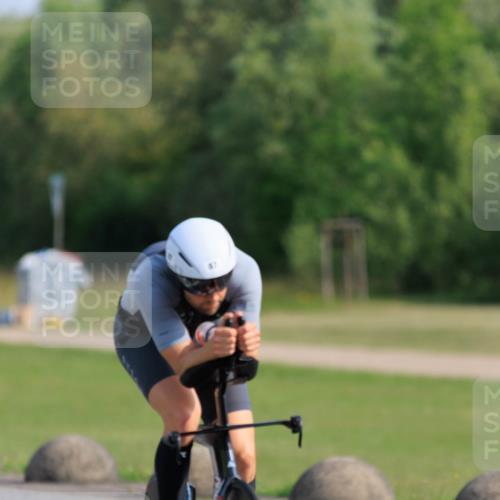 15.06.2025 - 27. Vierlanden-Triathlon H.Heesch http://msf.ph/oto/7987133 15.06.2025 09:04:00 Radfahren 87 meine-sportfotos.de