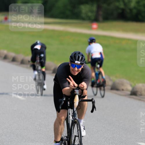 15.06.2025 - 27. Vierlanden-Triathlon H.Heesch http://msf.ph/oto/7987144 15.06.2025 09:09:37 Radfahren 30, 196 meine-sportfotos.de