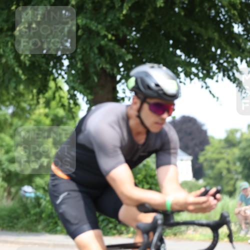 15.06.2025 - 7 Türme Triathlon Yannick Fuchs http://msf.ph/oto/7987152 15.06.2025 12:58:13 Radfahren 558, 623, 734 meine-sportfotos.de