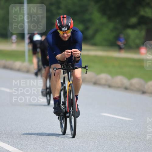 21.06.2025 - 27. Vierlanden-Triathlon H.Heesch http://msf.ph/oto/7987156 15.06.2025 11:36:37 Radfahren 23, 639, 697, 749, 851 meine-sportfotos.de