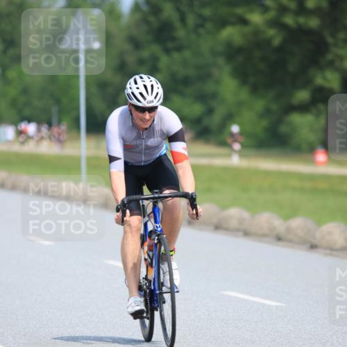 21.06.2025 - 27. Vierlanden-Triathlon H.Heesch http://msf.ph/oto/7987183 15.06.2025 11:36:46 Radfahren 123, 688, 749 meine-sportfotos.de