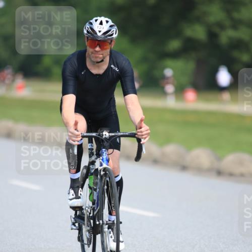 21.06.2025 - 27. Vierlanden-Triathlon H.Heesch http://msf.ph/oto/7987215 15.06.2025 11:36:52 Radfahren 123, 642 meine-sportfotos.de