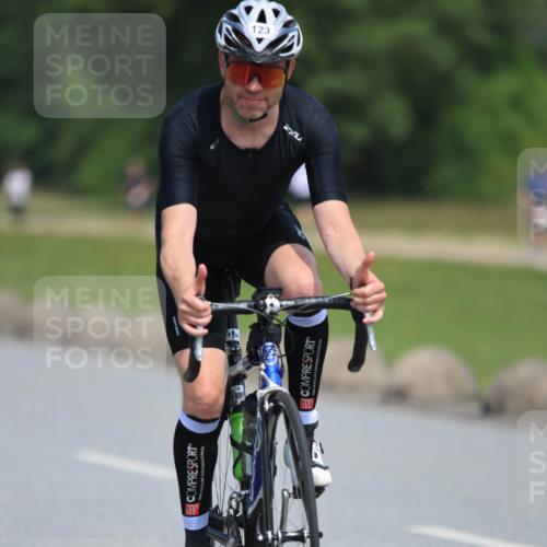 21.06.2025 - 27. Vierlanden-Triathlon H.Heesch http://msf.ph/oto/7987240 15.06.2025 11:36:52 Radfahren 123, 642 meine-sportfotos.de