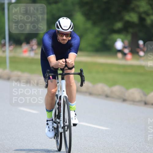 21.06.2025 - 27. Vierlanden-Triathlon H.Heesch http://msf.ph/oto/7987253 15.06.2025 11:36:56 Radfahren 123, 125, 642 meine-sportfotos.de