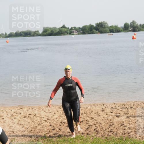 21.06.2025 - 27. Vierlanden-Triathlon MichiJ http://msf.ph/oto/7987255 15.06.2026 09:12:05 Schwimmen 201, 215, 229 meine-sportfotos.de