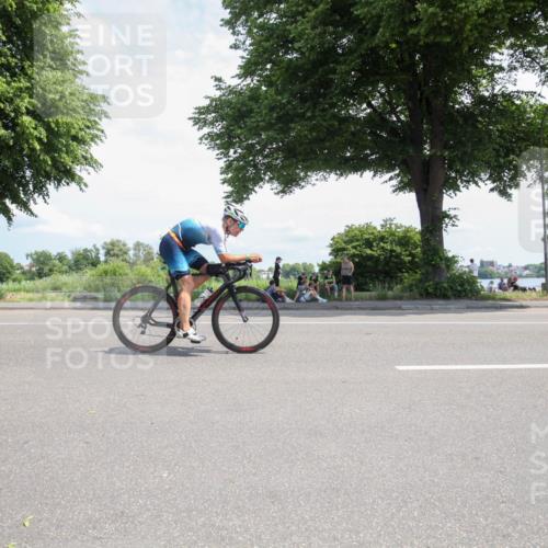 15.06.2025 - 7 Türme Triathlon Yannick Fuchs http://msf.ph/oto/7987259 15.06.2025 12:44:01 Radfahren 233 meine-sportfotos.de