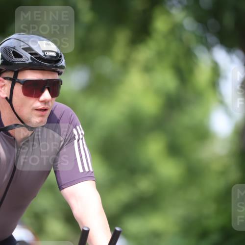 15.06.2025 - 7 Türme Triathlon Yannick Fuchs http://msf.ph/oto/7987280 15.06.2025 12:58:27 Radfahren 367, 384, 386, 438, 585, 762, 769, 772, 881 meine-sportfotos.de