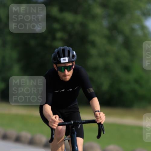 15.06.2025 - 27. Vierlanden-Triathlon H.Heesch http://msf.ph/oto/7987310 15.06.2025 09:11:16 Radfahren 20, 39, 149 meine-sportfotos.de