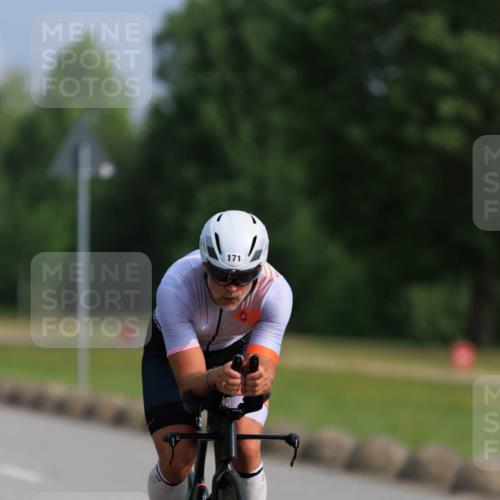 15.06.2025 - 27. Vierlanden-Triathlon H.Heesch http://msf.ph/oto/7987338 15.06.2025 09:12:16 Radfahren 27, 124, 158, 171, 219 meine-sportfotos.de