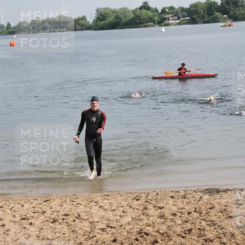 21.06.2025 - 27. Vierlanden-Triathlon MichiJ http://msf.ph/oto/7987351 15.06.2026 09:13:28 Schwimmen 237 meine-sportfotos.de