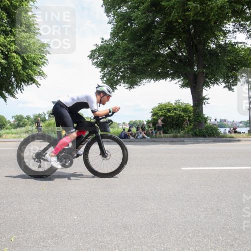 15.06.2025 - 7 Türme Triathlon Yannick Fuchs http://msf.ph/oto/7987354 15.06.2025 12:45:02 Radfahren 630 meine-sportfotos.de