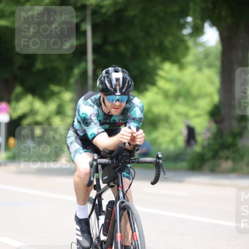 15.06.2025 - 7 Türme Triathlon Yannick Fuchs http://msf.ph/oto/7987363 15.06.2025 12:58:33 Radfahren 367, 386, 440, 585, 592, 606, 762, 769, 865, 881 meine-sportfotos.de