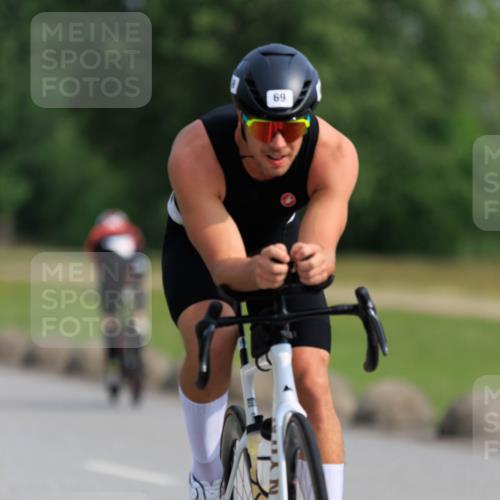 15.06.2025 - 27. Vierlanden-Triathlon H.Heesch http://msf.ph/oto/7987364 15.06.2025 09:12:27 Radfahren 27, 41, 69 meine-sportfotos.de