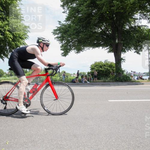 15.06.2025 - 7 Türme Triathlon Yannick Fuchs http://msf.ph/oto/7987438 15.06.2025 12:46:32 Radfahren 240, 317, 504, 566, 605, 609 meine-sportfotos.de