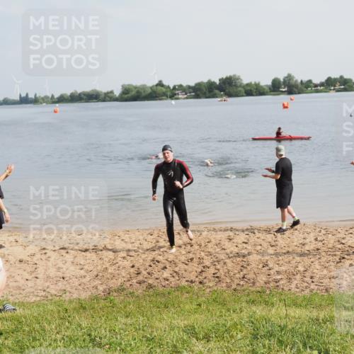 21.06.2025 - 27. Vierlanden-Triathlon MichiJ http://msf.ph/oto/7987448 15.06.2026 09:13:32 Schwimmen 237 meine-sportfotos.de