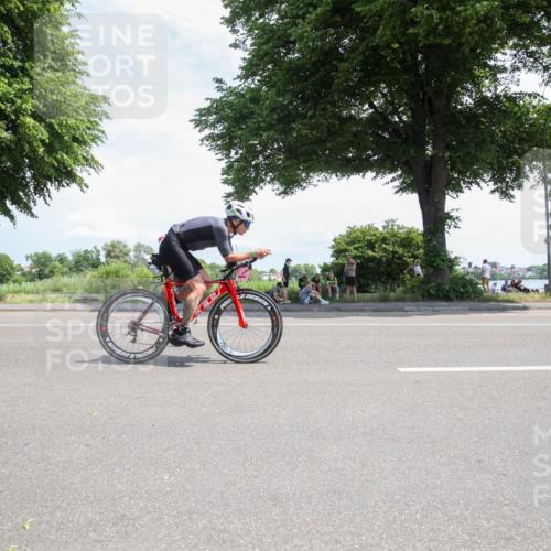 15.06.2025 - 7 Türme Triathlon Yannick Fuchs http://msf.ph/oto/7987456 15.06.2025 12:46:40 Radfahren 240, 543 meine-sportfotos.de