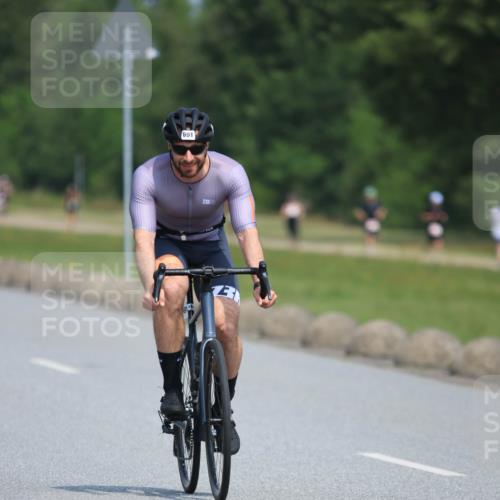 21.06.2025 - 27. Vierlanden-Triathlon H.Heesch http://msf.ph/oto/7987486 15.06.2025 11:37:48 Radfahren 683, 691, 759, 854, 900 meine-sportfotos.de