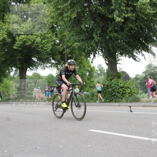 15.06.2025 - 7 Türme Triathlon Yannick Fuchs http://msf.ph/oto/7987490 15.06.2025 13:57:19 Radfahren  meine-sportfotos.de