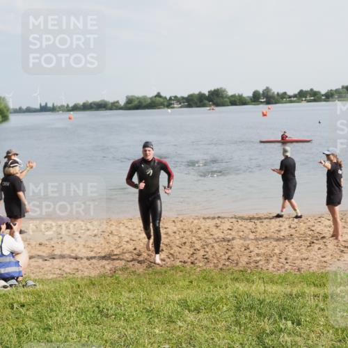 21.06.2025 - 27. Vierlanden-Triathlon MichiJ http://msf.ph/oto/7987494 15.06.2026 09:13:33 Schwimmen 237 meine-sportfotos.de