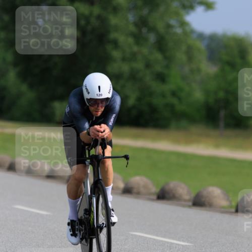 15.06.2025 - 27. Vierlanden-Triathlon H.Heesch http://msf.ph/oto/7987496 15.06.2025 09:14:09 Radfahren 50, 120, 221, 222 meine-sportfotos.de
