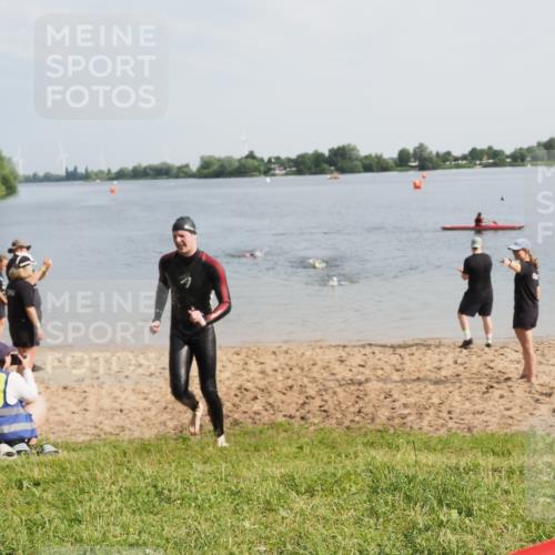 21.06.2025 - 27. Vierlanden-Triathlon MichiJ http://msf.ph/oto/7987527 15.06.2026 09:13:34 Schwimmen 237 meine-sportfotos.de