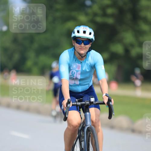 21.06.2025 - 27. Vierlanden-Triathlon H.Heesch http://msf.ph/oto/7987539 15.06.2025 11:38:00 Radfahren 215, 981 meine-sportfotos.de