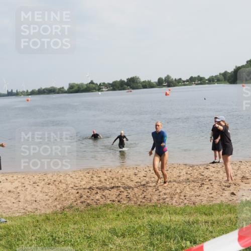 21.06.2025 - 27. Vierlanden-Triathlon MichiJ http://msf.ph/oto/7987568 15.06.2026 09:13:47 Schwimmen 203, 228 meine-sportfotos.de