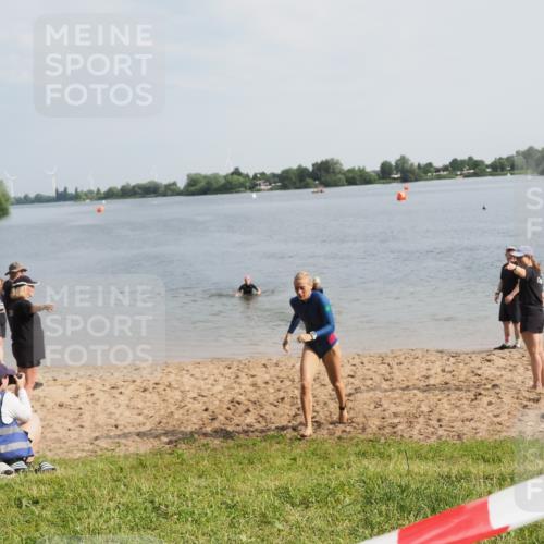 21.06.2025 - 27. Vierlanden-Triathlon MichiJ http://msf.ph/oto/7987606 15.06.2026 09:13:48 Schwimmen 203, 228 meine-sportfotos.de