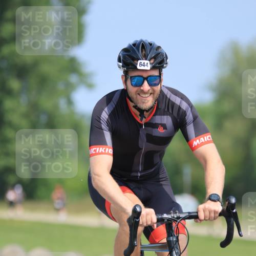 21.06.2025 - 27. Vierlanden-Triathlon H.Heesch http://msf.ph/oto/7987608 15.06.2025 11:38:10 Radfahren 644 meine-sportfotos.de