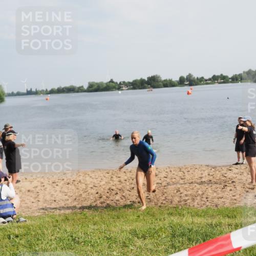21.06.2025 - 27. Vierlanden-Triathlon MichiJ http://msf.ph/oto/7987611 15.06.2026 09:13:48 Schwimmen 203, 228 meine-sportfotos.de