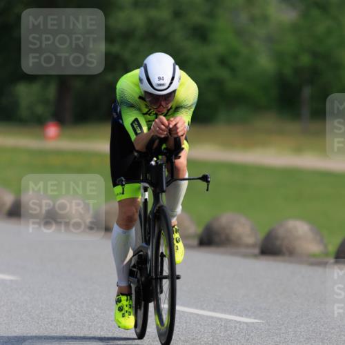15.06.2025 - 27. Vierlanden-Triathlon H.Heesch http://msf.ph/oto/7987614 15.06.2025 09:14:46 Radfahren 88, 94, 231 meine-sportfotos.de