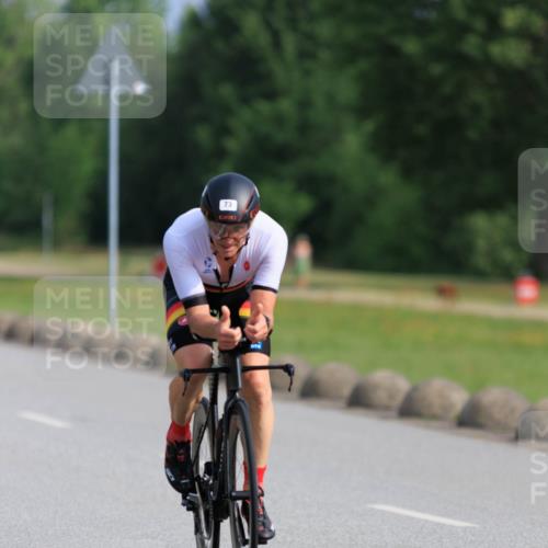 15.06.2025 - 27. Vierlanden-Triathlon H.Heesch http://msf.ph/oto/7987634 15.06.2025 09:14:55 Radfahren 73, 212, 216, 231 meine-sportfotos.de
