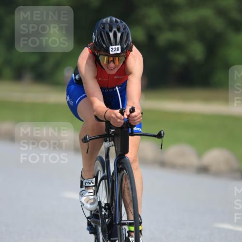 21.06.2025 - 27. Vierlanden-Triathlon H.Heesch http://msf.ph/oto/7987644 15.06.2025 11:38:23 Radfahren 226, 246, 677, 761 meine-sportfotos.de