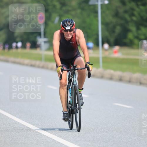 21.06.2025 - 27. Vierlanden-Triathlon H.Heesch http://msf.ph/oto/7987661 15.06.2025 11:38:31 Radfahren 174, 677, 716, 718, 837 meine-sportfotos.de