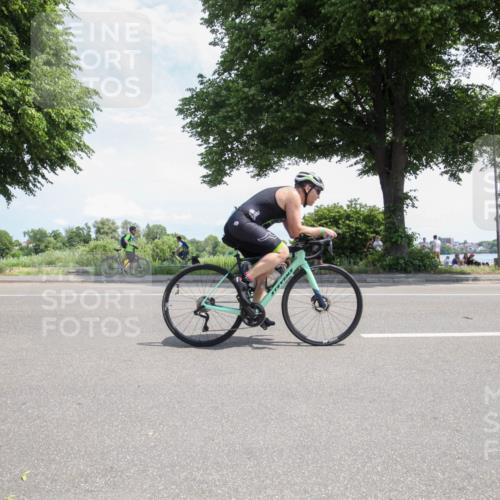 15.06.2025 - 7 Türme Triathlon Yannick Fuchs http://msf.ph/oto/7987667 15.06.2025 12:48:01 Radfahren 260, 317, 366, 374, 397, 504, 523, 566, 605 meine-sportfotos.de