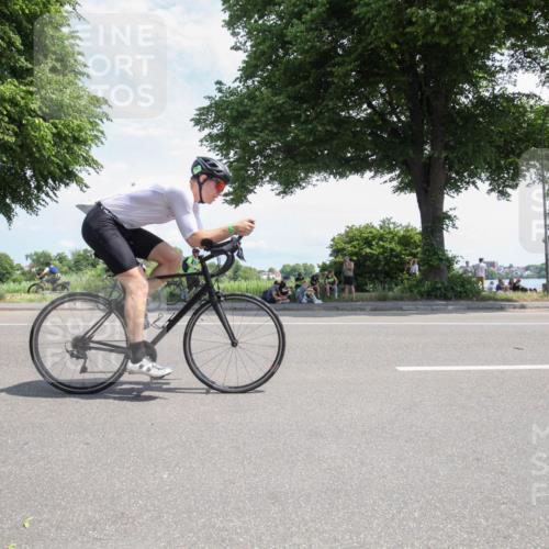 15.06.2025 - 7 Türme Triathlon Yannick Fuchs http://msf.ph/oto/7987676 15.06.2025 12:48:02 Radfahren 260, 317, 366, 374, 397, 504, 523, 566, 605 meine-sportfotos.de