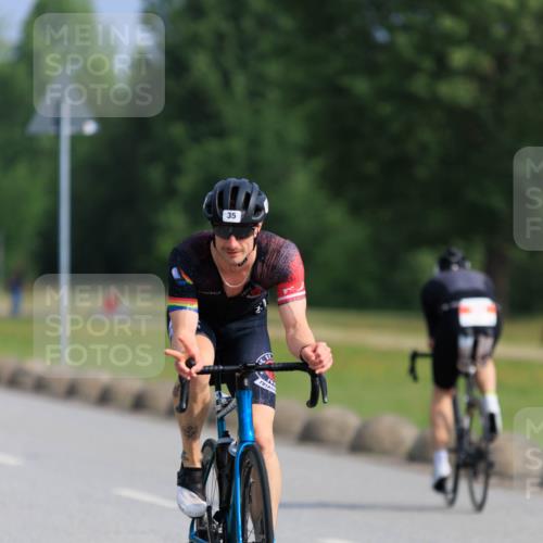 15.06.2025 - 27. Vierlanden-Triathlon H.Heesch http://msf.ph/oto/7987681 15.06.2025 09:15:38 Radfahren 2, 8, 35, 58, 83, 165 meine-sportfotos.de