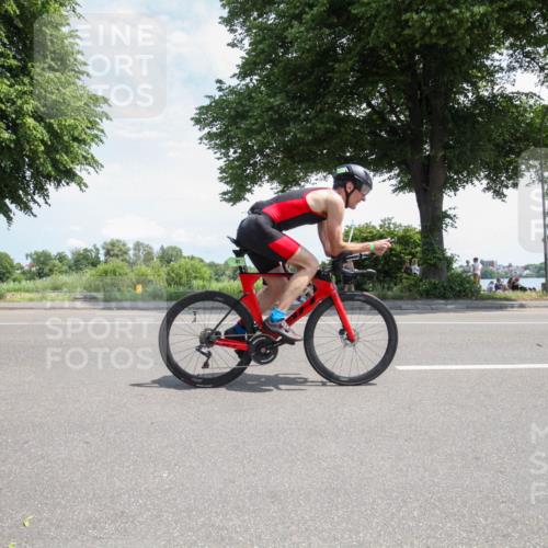 15.06.2025 - 7 Türme Triathlon Yannick Fuchs http://msf.ph/oto/7987709 15.06.2025 12:48:39 Radfahren 204, 328, 458, 629, 651 meine-sportfotos.de