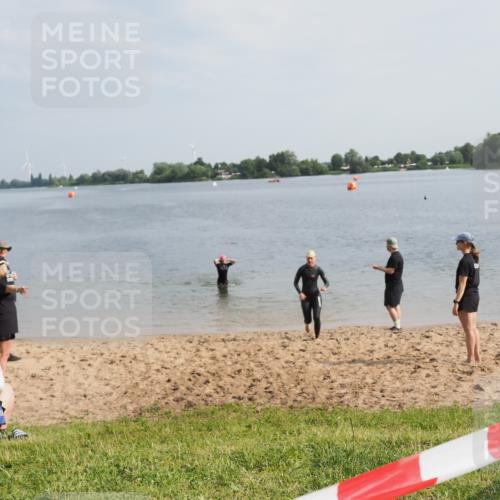 21.06.2025 - 27. Vierlanden-Triathlon MichiJ http://msf.ph/oto/7987713 15.06.2026 09:13:52 Schwimmen 203, 228 meine-sportfotos.de