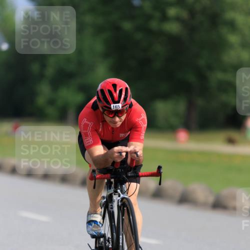 15.06.2025 - 27. Vierlanden-Triathlon H.Heesch http://msf.ph/oto/7987725 15.06.2025 09:15:42 Radfahren 2, 8, 35, 58, 83, 165 meine-sportfotos.de