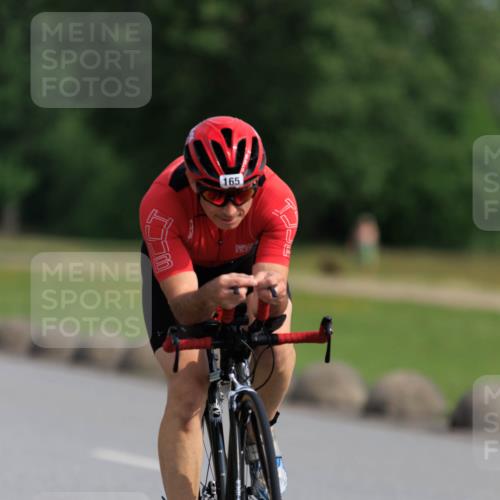 15.06.2025 - 27. Vierlanden-Triathlon H.Heesch http://msf.ph/oto/7987733 15.06.2025 09:15:42 Radfahren 2, 8, 35, 58, 83, 165 meine-sportfotos.de