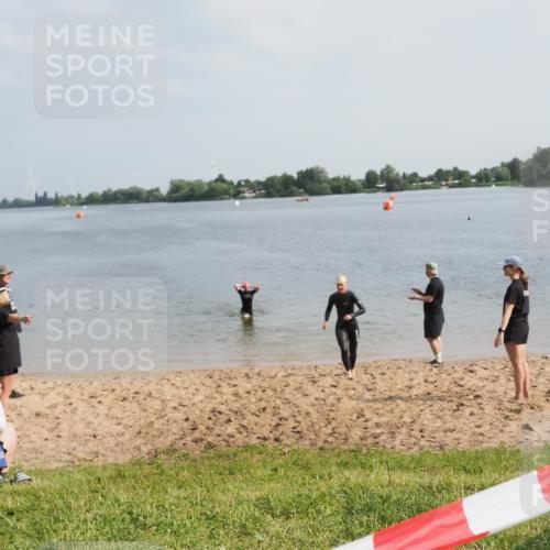 21.06.2025 - 27. Vierlanden-Triathlon MichiJ http://msf.ph/oto/7987742 15.06.2026 09:13:52 Schwimmen 203, 228 meine-sportfotos.de
