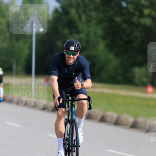 15.06.2025 - 27. Vierlanden-Triathlon H.Heesch http://msf.ph/oto/7987748 15.06.2025 09:16:13 Radfahren 43 meine-sportfotos.de