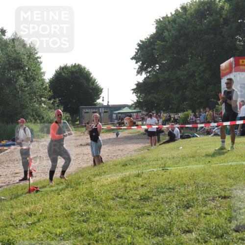 15.06.2025 - 27. Vierlanden-Triathlon KatJ http://msf.ph/oto/7987761 15.06.2025 09:04:42 Schwimmen 247 meine-sportfotos.de