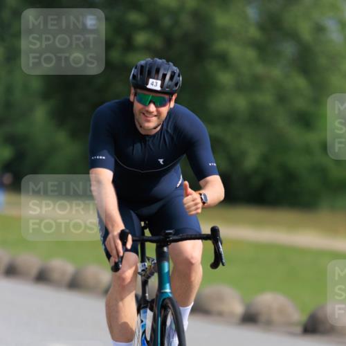 15.06.2025 - 27. Vierlanden-Triathlon H.Heesch http://msf.ph/oto/7987774 15.06.2025 09:16:14 Radfahren 43 meine-sportfotos.de