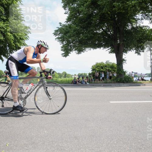 15.06.2025 - 7 Türme Triathlon Yannick Fuchs http://msf.ph/oto/7987786 15.06.2025 12:49:04 Radfahren 202, 262, 633 meine-sportfotos.de