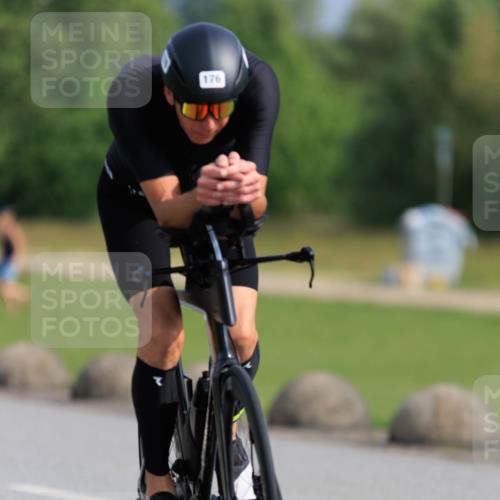 15.06.2025 - 27. Vierlanden-Triathlon H.Heesch http://msf.ph/oto/7987787 15.06.2025 09:17:24 Radfahren 129, 176, 204 meine-sportfotos.de
