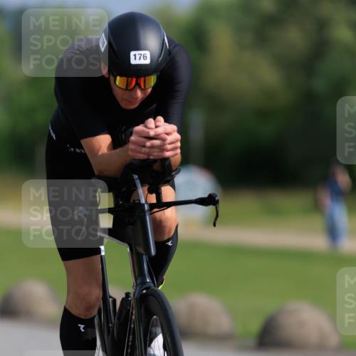 15.06.2025 - 27. Vierlanden-Triathlon H.Heesch http://msf.ph/oto/7987798 15.06.2025 09:17:24 Radfahren 129, 176, 204 meine-sportfotos.de