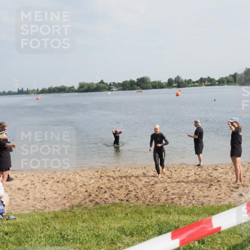 21.06.2025 - 27. Vierlanden-Triathlon MichiJ http://msf.ph/oto/7987815 15.06.2026 09:13:53 Schwimmen 203, 228 meine-sportfotos.de