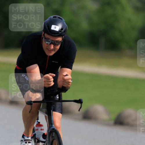 15.06.2025 - 27. Vierlanden-Triathlon H.Heesch http://msf.ph/oto/7987819 15.06.2025 09:18:05 Radfahren 9, 86 meine-sportfotos.de